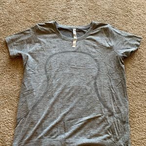 Lululemon t-shirt